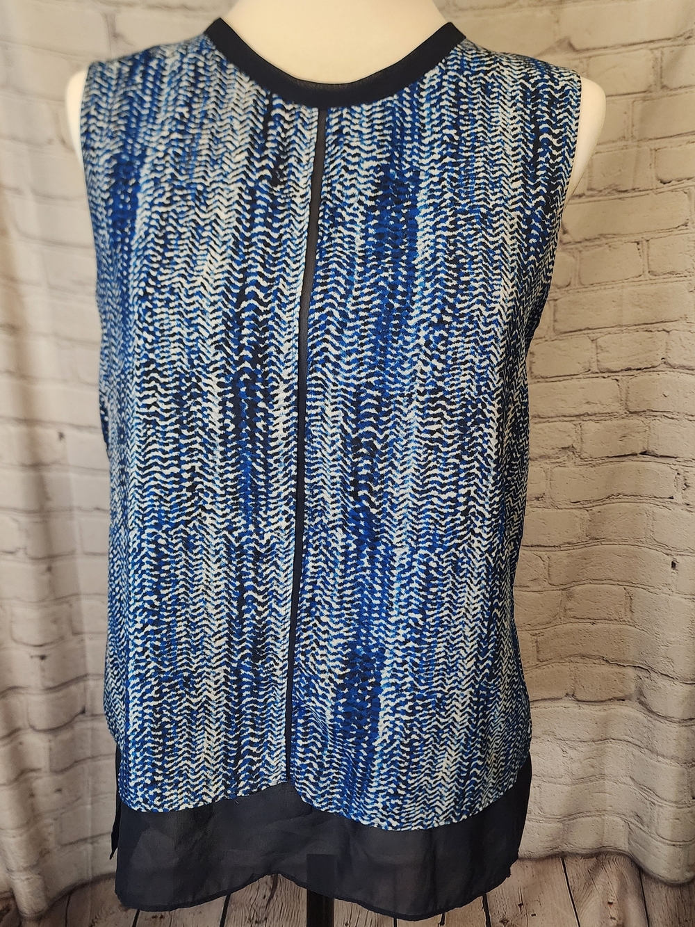 Violet & Claire Blue Printed Sleeveless Camisole with Contrast Trim